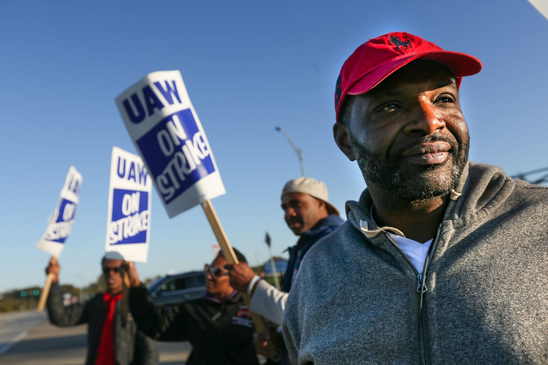 UAW workers on the picket line in Wentzville